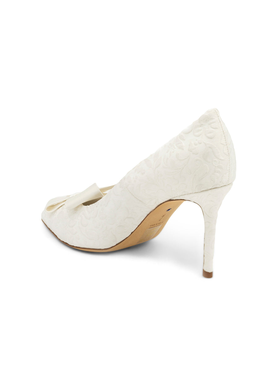 FIA Pointed Toe Pump